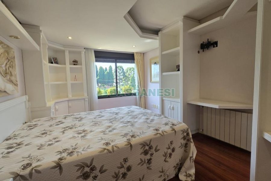 Apartamento com 375m², 3 dormitórios, 4 vagas, no bairro Madureira em Caxias do Sul para Comprar