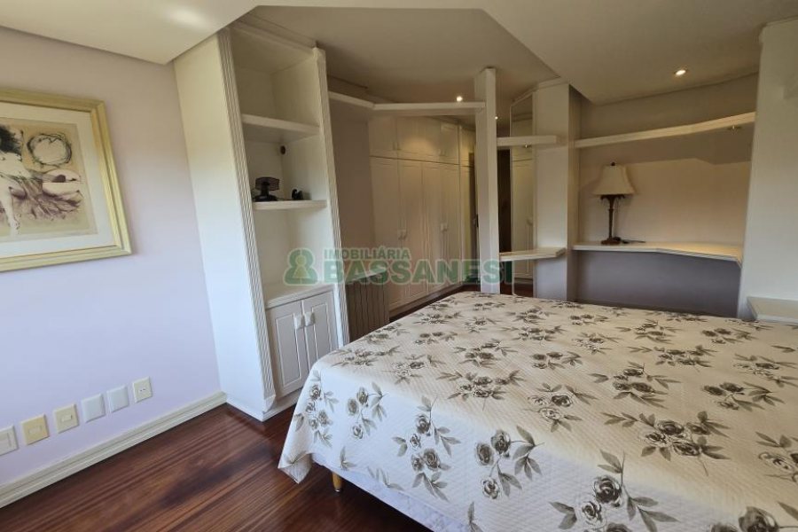 Apartamento com 375m², 3 dormitórios, 4 vagas, no bairro Madureira em Caxias do Sul para Comprar