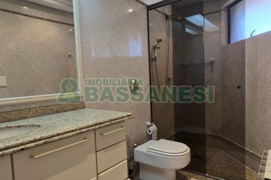 Apartamento com 375m², 3 dormitórios, 4 vagas, no bairro Madureira em Caxias do Sul para Comprar