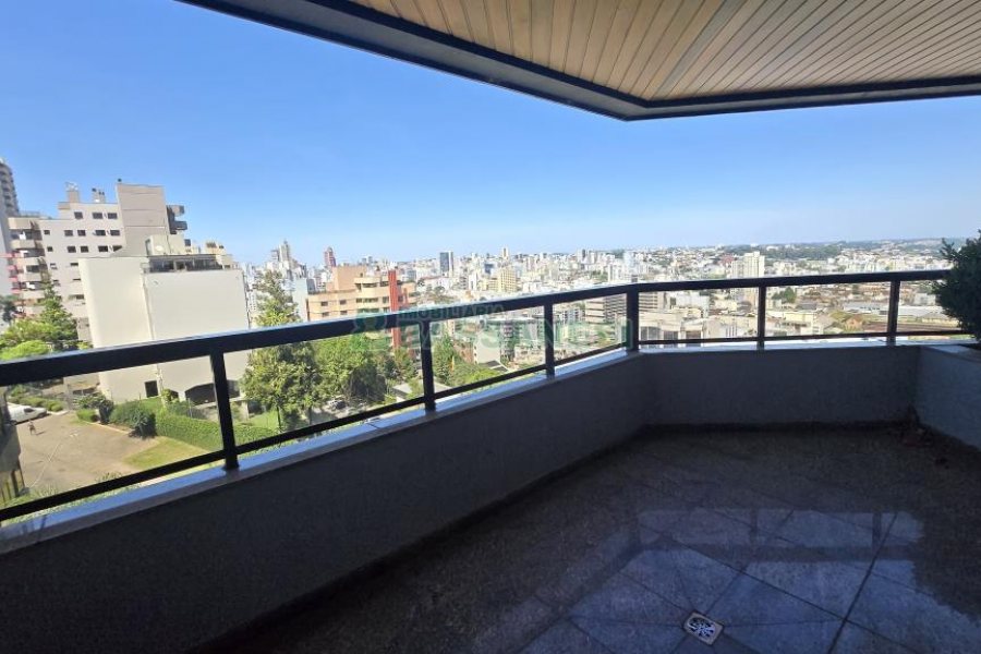 Apartamento com 375m², 3 dormitórios, 4 vagas, no bairro Madureira em Caxias do Sul para Comprar