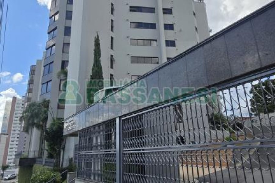 Apartamento com 375m², 3 dormitórios, 4 vagas, no bairro Madureira em Caxias do Sul para Comprar