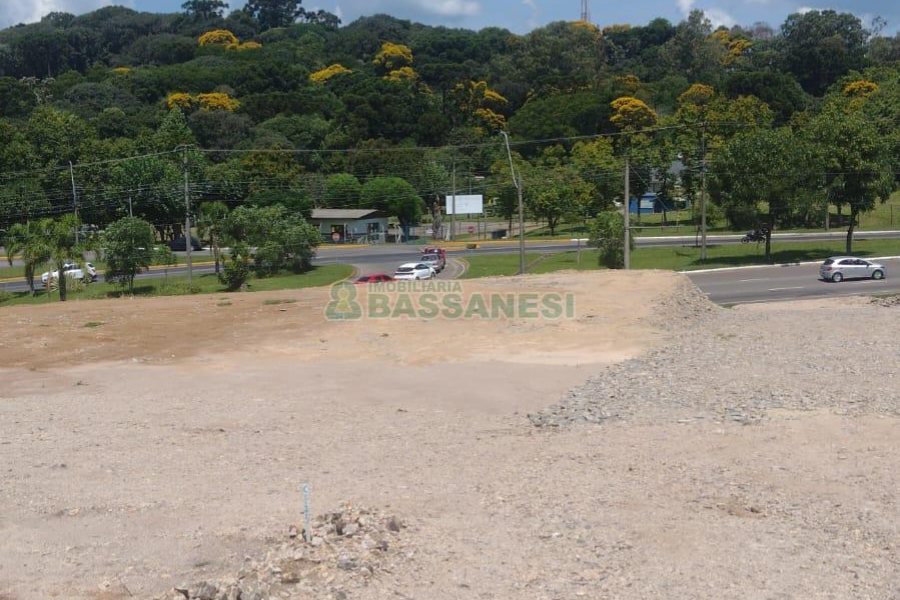 Terreno com 7808m², no bairro Marechal Floriano em Caxias do Sul para Comprar