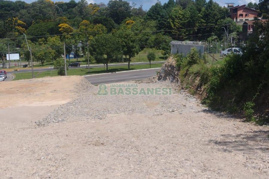 Terreno com 7808m², no bairro Marechal Floriano em Caxias do Sul para Comprar