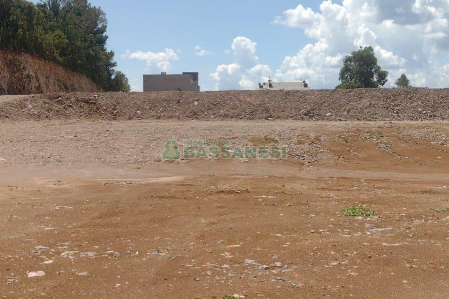 Terreno com 7808m², no bairro Marechal Floriano em Caxias do Sul para Comprar