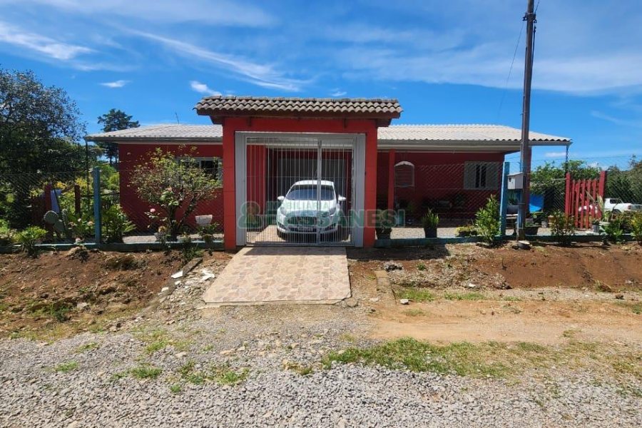 Chácara com 150m², 3 dormitórios, no bairro Apanhador em Caxias do Sul para Comprar