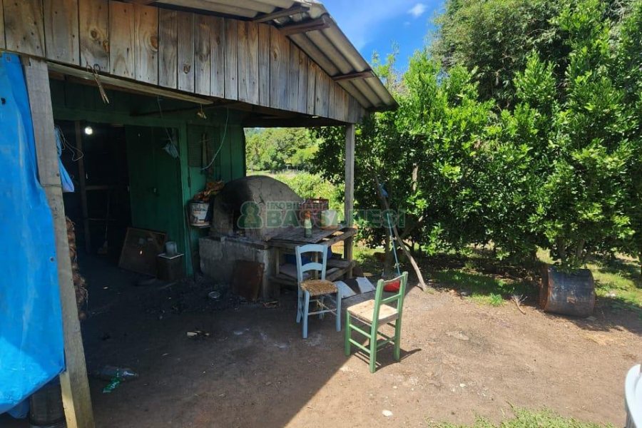 Chácara com 150m², 3 dormitórios, no bairro Apanhador em Caxias do Sul para Comprar