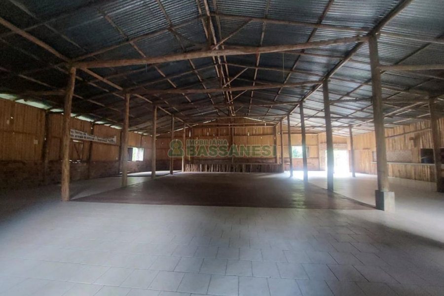 Pavilhão com 600m², no bairro Vila Cristina em Caxias do Sul para Alugar