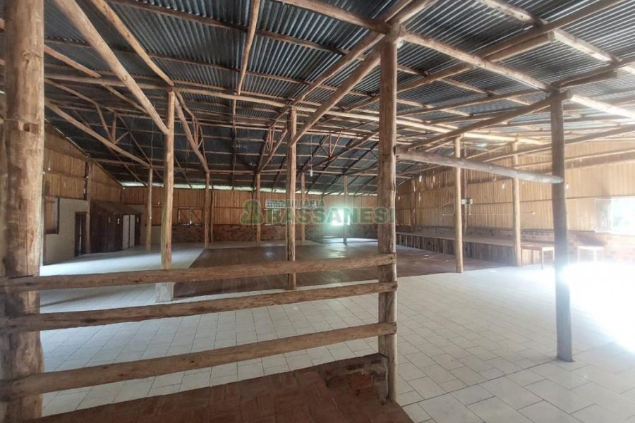 Pavilhão com 600m², no bairro Vila Cristina em Caxias do Sul para Alugar