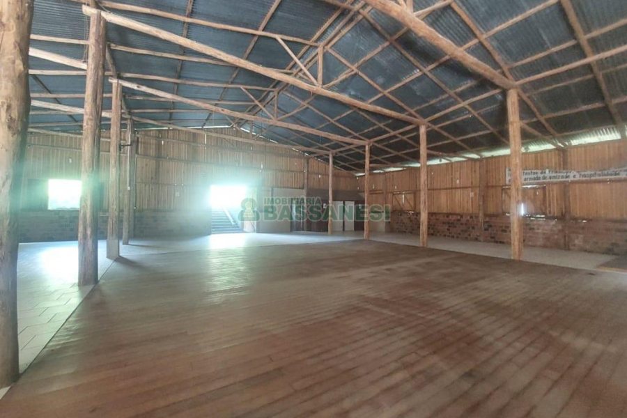 Pavilhão com 600m², no bairro Vila Cristina em Caxias do Sul para Alugar