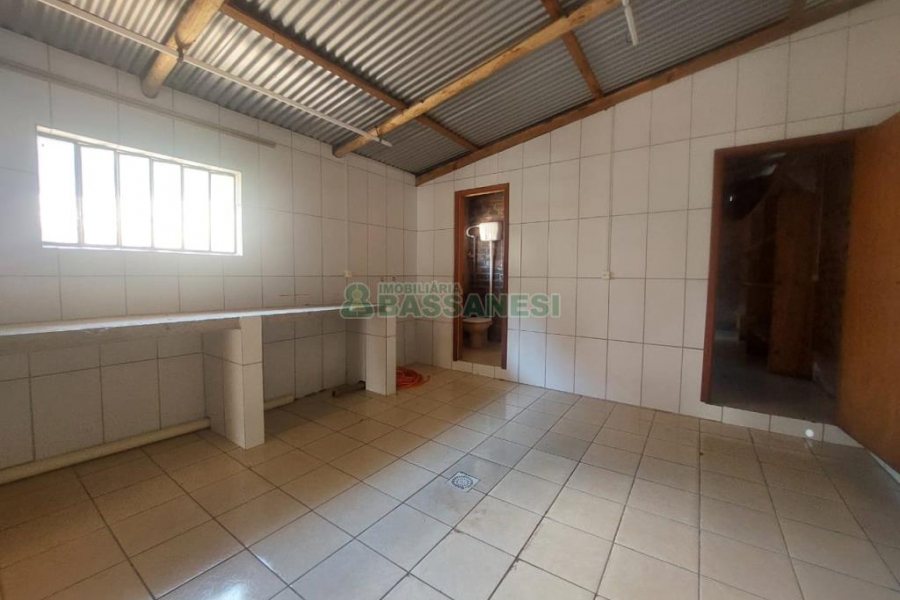 Pavilhão com 600m², no bairro Vila Cristina em Caxias do Sul para Alugar
