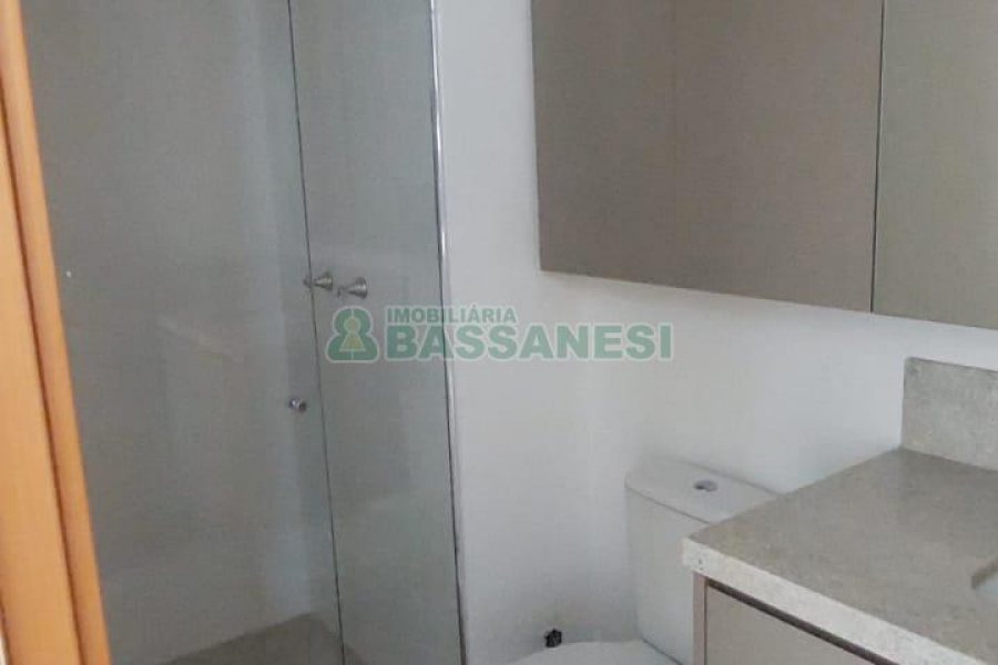 Apto Mobiliado com 50m², 1 dormitório, 1 vaga, no bairro Madureira em Caxias do Sul para Alugar