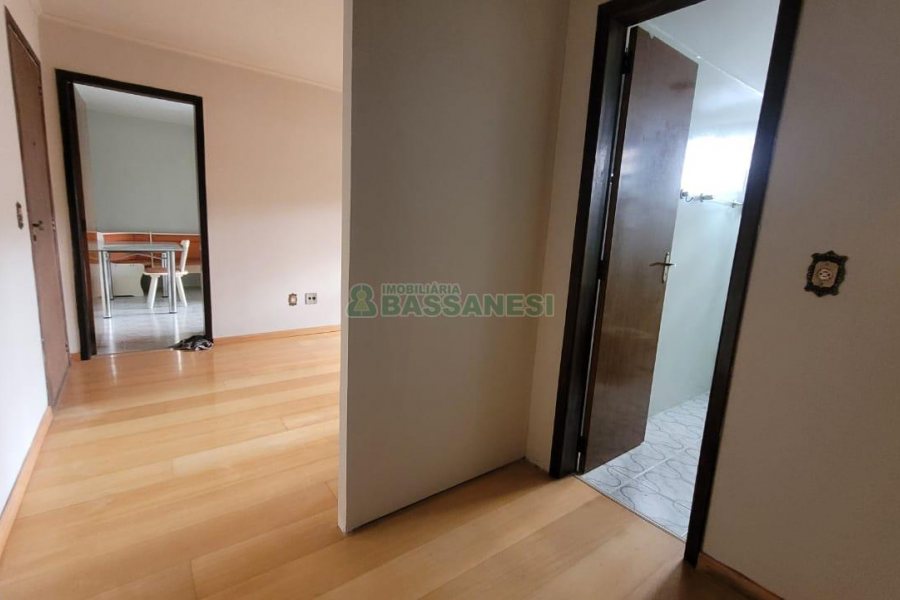 Apartamento com 82m², 2 dormitórios, 2 vagas, no bairro Centro em Caxias do Sul para Alugar ou Comprar