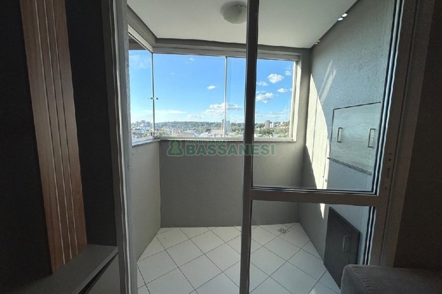Apartamento com 58m², 2 dormitórios, 1 vaga, no bairro Santa Lúcia em Caxias do Sul para Alugar