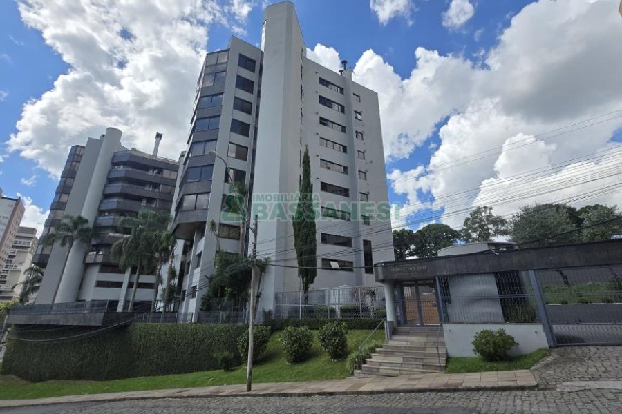 Apto Mobiliado com 374m², 3 dormitórios, 4 vagas, no bairro Madureira em Caxias do Sul para Alugar ou Comprar