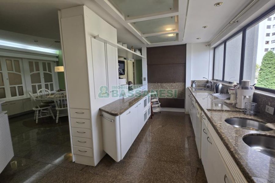 Apto Mobiliado com 374m², 3 dormitórios, 4 vagas, no bairro Madureira em Caxias do Sul para Alugar ou Comprar