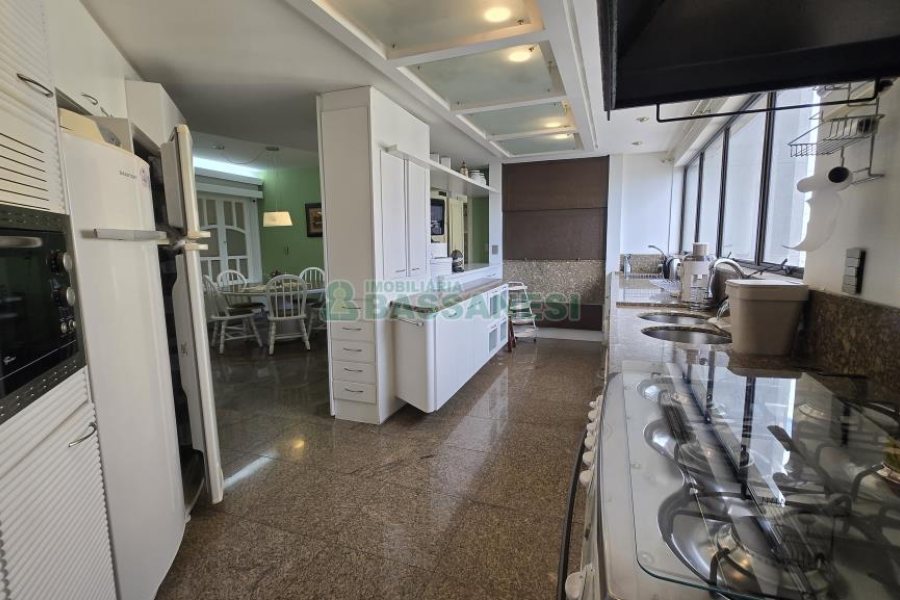 Apto Mobiliado com 374m², 3 dormitórios, 4 vagas, no bairro Madureira em Caxias do Sul para Alugar ou Comprar