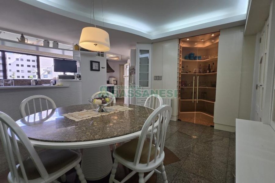 Apto Mobiliado com 374m², 3 dormitórios, 4 vagas, no bairro Madureira em Caxias do Sul para Alugar ou Comprar