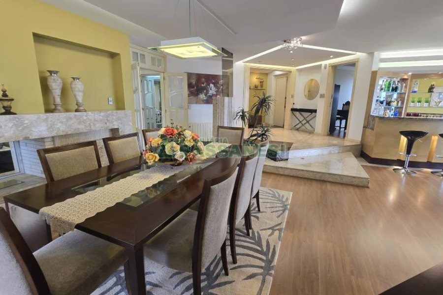 Apto Mobiliado com 374m², 3 dormitórios, 4 vagas, no bairro Madureira em Caxias do Sul para Alugar ou Comprar