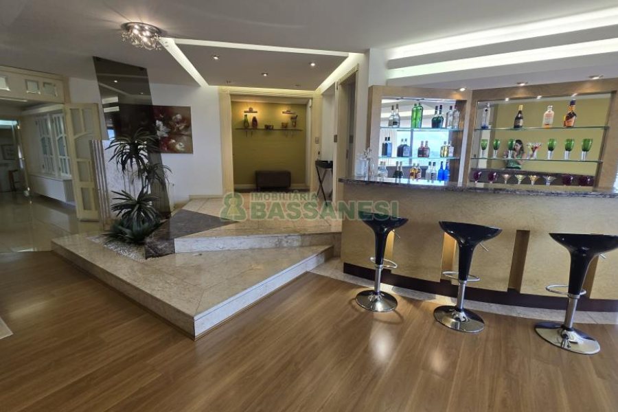 Apto Mobiliado com 374m², 3 dormitórios, 4 vagas, no bairro Madureira em Caxias do Sul para Alugar ou Comprar