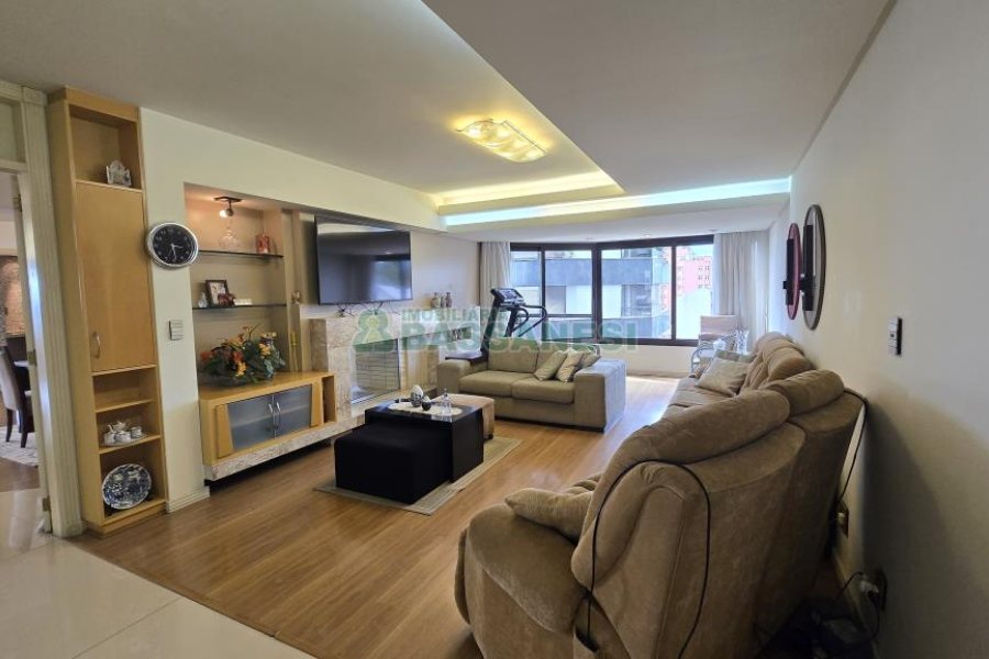 Apto Mobiliado com 374m², 3 dormitórios, 4 vagas, no bairro Madureira em Caxias do Sul para Alugar ou Comprar