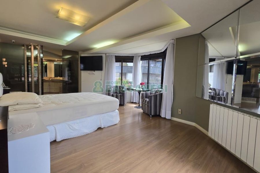 Apto Mobiliado com 374m², 3 dormitórios, 4 vagas, no bairro Madureira em Caxias do Sul para Alugar ou Comprar