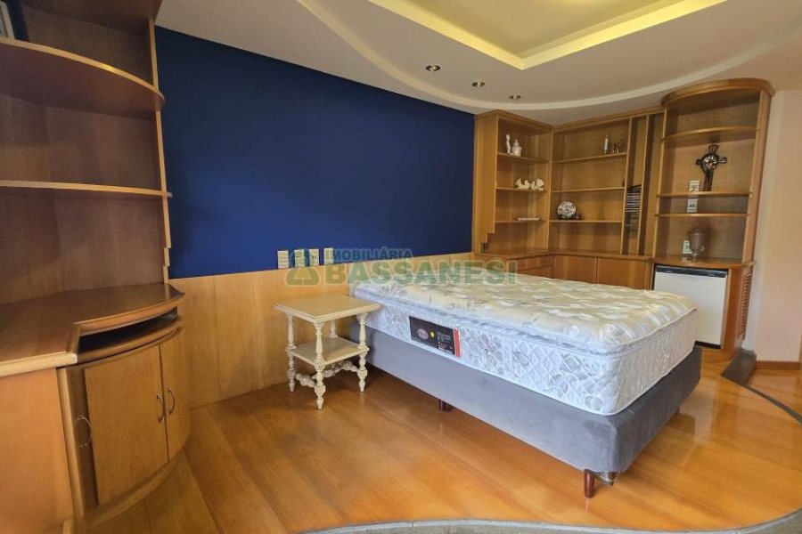 Apto Mobiliado com 374m², 3 dormitórios, 4 vagas, no bairro Madureira em Caxias do Sul para Alugar ou Comprar