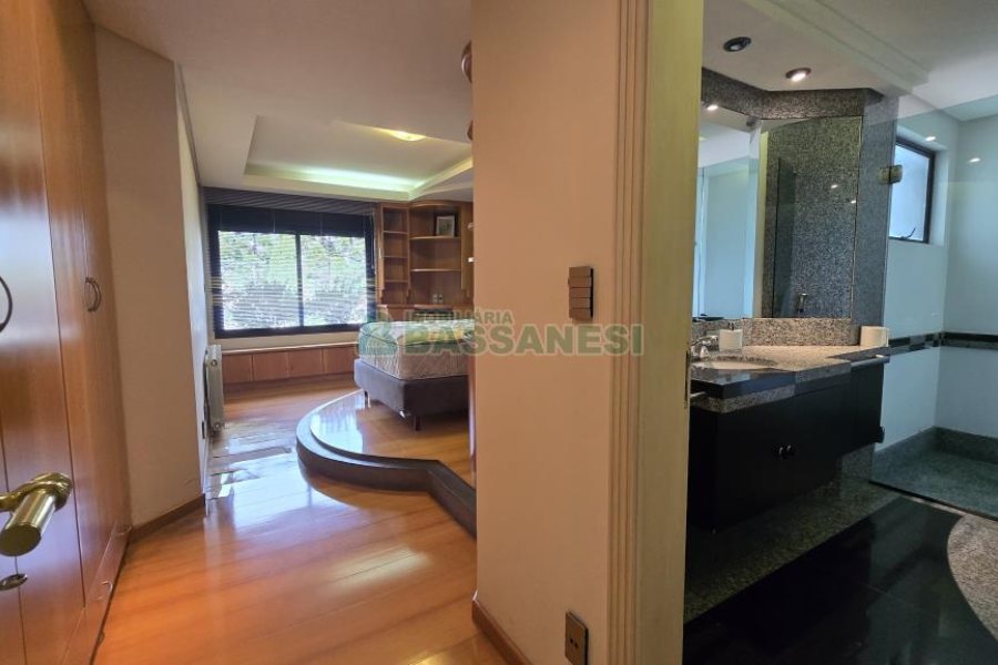 Apto Mobiliado com 374m², 3 dormitórios, 4 vagas, no bairro Madureira em Caxias do Sul para Alugar ou Comprar