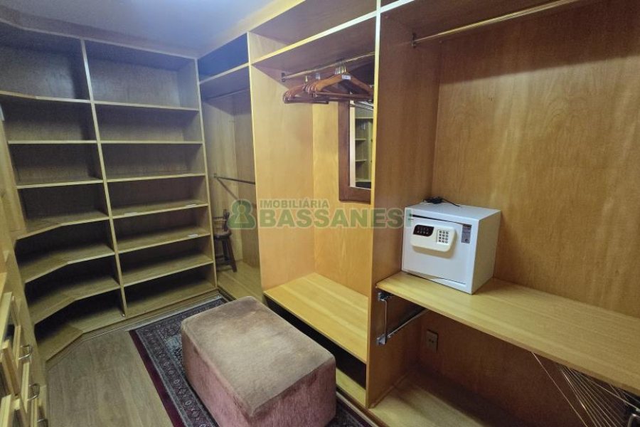 Apto Mobiliado com 374m², 3 dormitórios, 4 vagas, no bairro Madureira em Caxias do Sul para Alugar ou Comprar