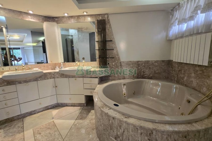 Apto Mobiliado com 374m², 3 dormitórios, 4 vagas, no bairro Madureira em Caxias do Sul para Alugar ou Comprar