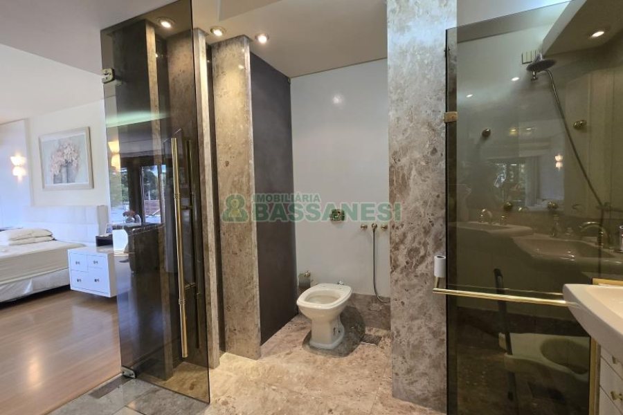 Apto Mobiliado com 374m², 3 dormitórios, 4 vagas, no bairro Madureira em Caxias do Sul para Alugar ou Comprar