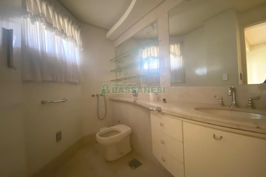 Apto Mobiliado com 374m², 3 dormitórios, 4 vagas, no bairro Madureira em Caxias do Sul para Alugar ou Comprar