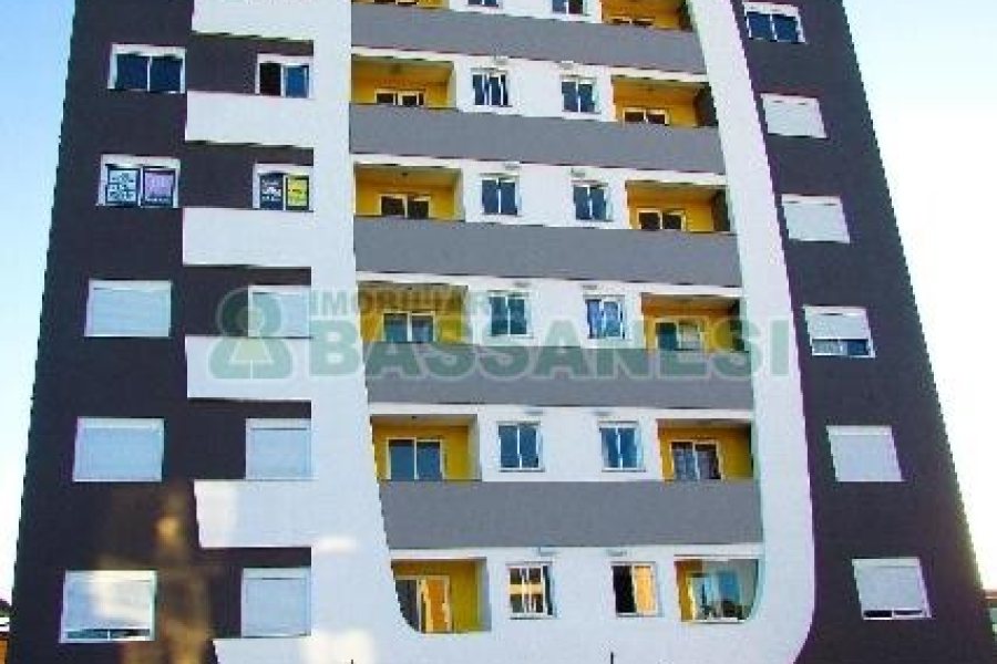 Apartamento com 53m², 2 dormitórios, 1 vaga, no bairro Santa Lúcia em Caxias do Sul para Comprar