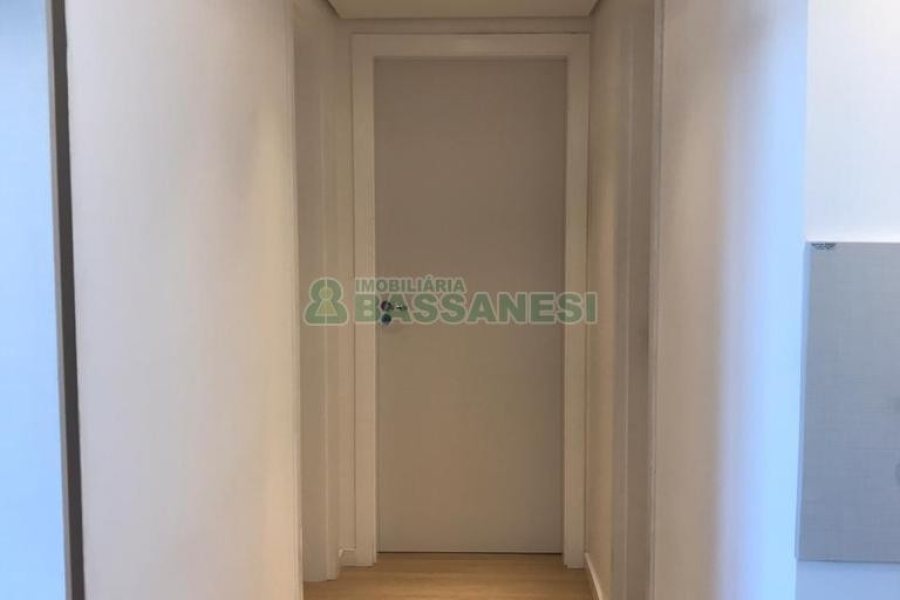 Apartamento com 53m², 2 dormitórios, 1 vaga, no bairro Santa Lúcia em Caxias do Sul para Comprar