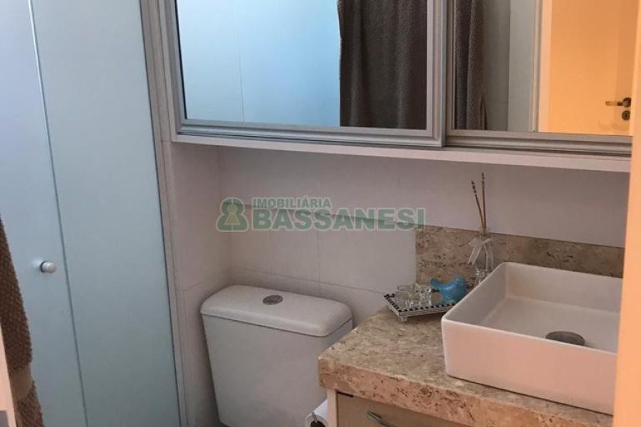 Apartamento com 53m², 2 dormitórios, 1 vaga, no bairro Santa Lúcia em Caxias do Sul para Comprar