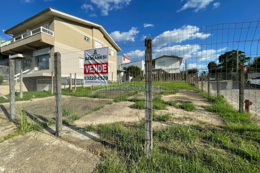 Terreno com 360m², no bairro Nossa Senhora de Fátima em Caxias do Sul para Comprar