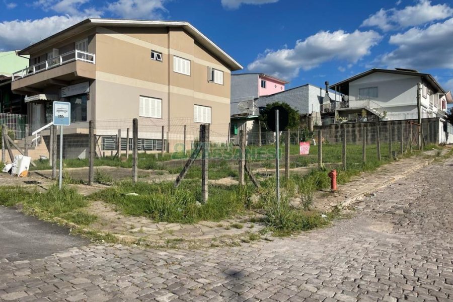 Terreno com 360m², no bairro Nossa Senhora de Fátima em Caxias do Sul para Comprar