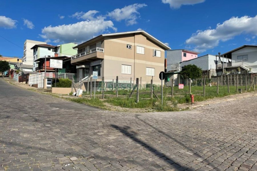 Terreno com 360m², no bairro Nossa Senhora de Fátima em Caxias do Sul para Comprar