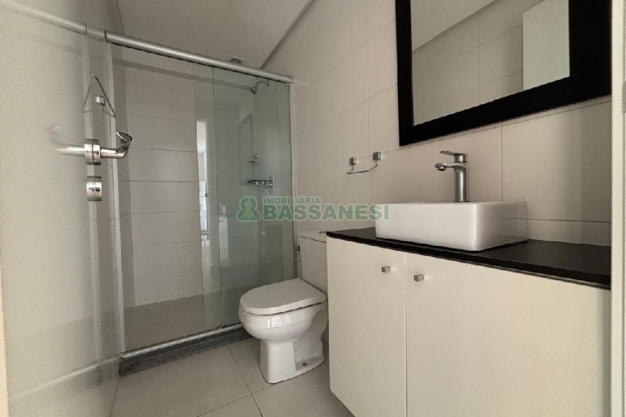 Apto Mobiliado com 70m², 1 dormitório, 1 vaga, no bairro Lourdes em Caxias do Sul para Alugar