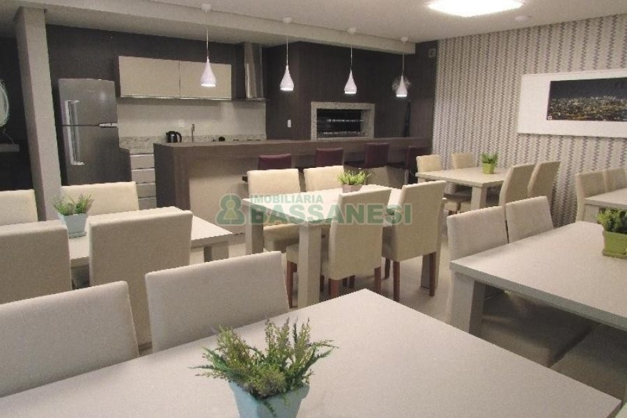 Apto Mobiliado com 70m², 1 dormitório, 1 vaga, no bairro Lourdes em Caxias do Sul para Alugar
