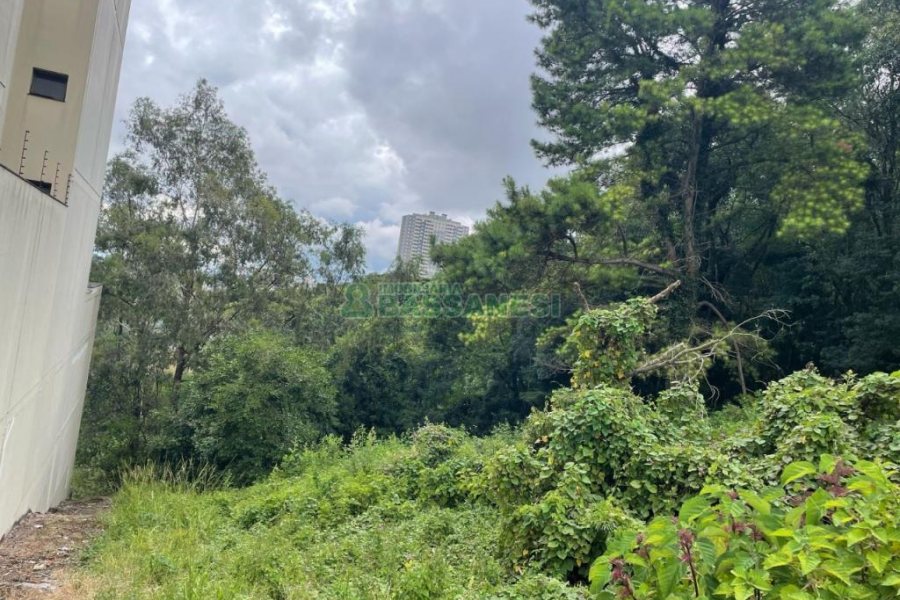 Terreno com 607m², no bairro Jardim América em Caxias do Sul para Comprar