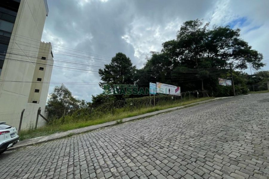 Terreno com 607m², no bairro Jardim América em Caxias do Sul para Comprar