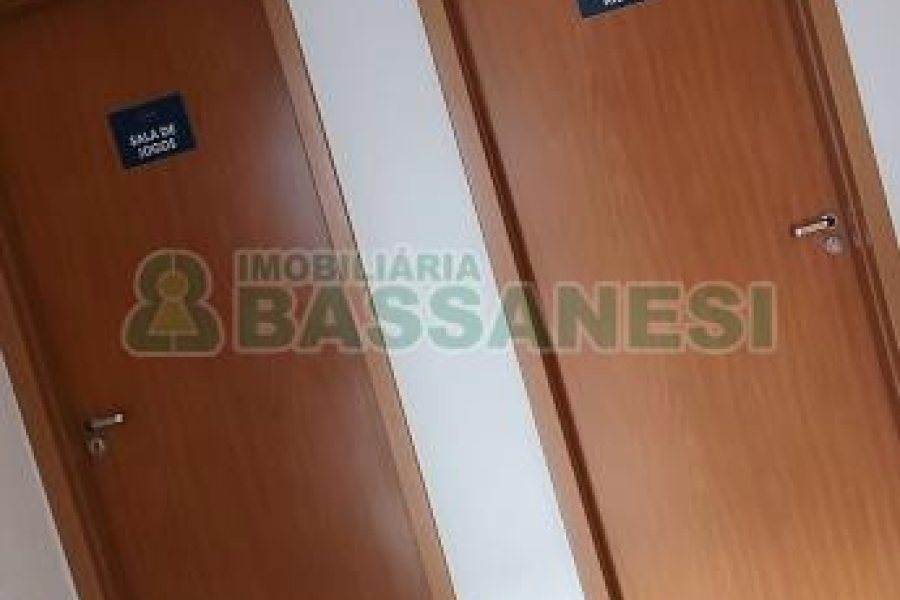 Kitinete com 25m², 1 dormitório, no bairro Cidade Nova em Caxias do Sul para Comprar