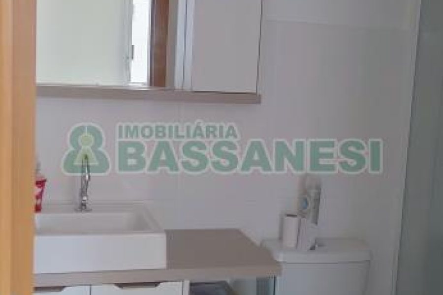 Kitinete com 25m², 1 dormitório, no bairro Cidade Nova em Caxias do Sul para Comprar