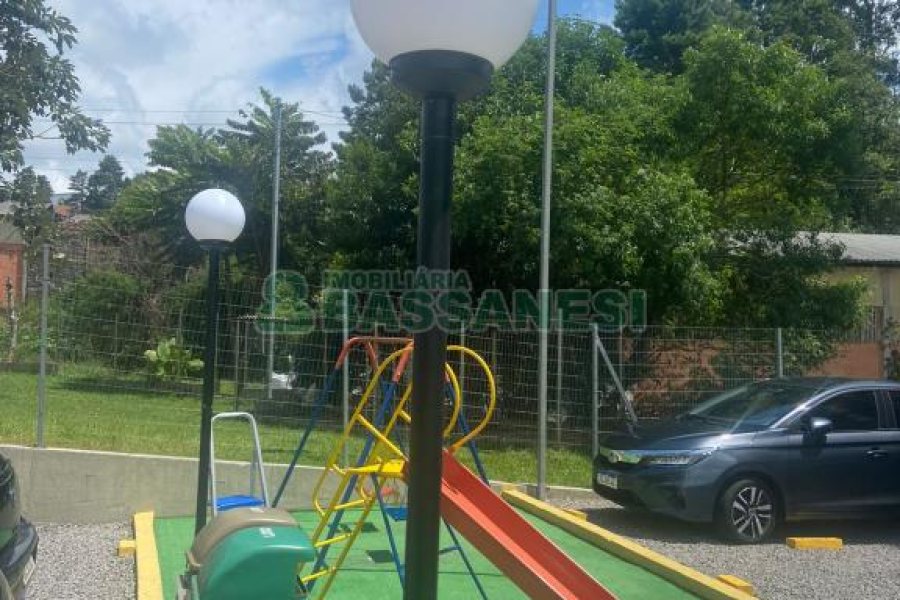 Kitinete com 25m², 1 dormitório, no bairro Cidade Nova em Caxias do Sul para Comprar