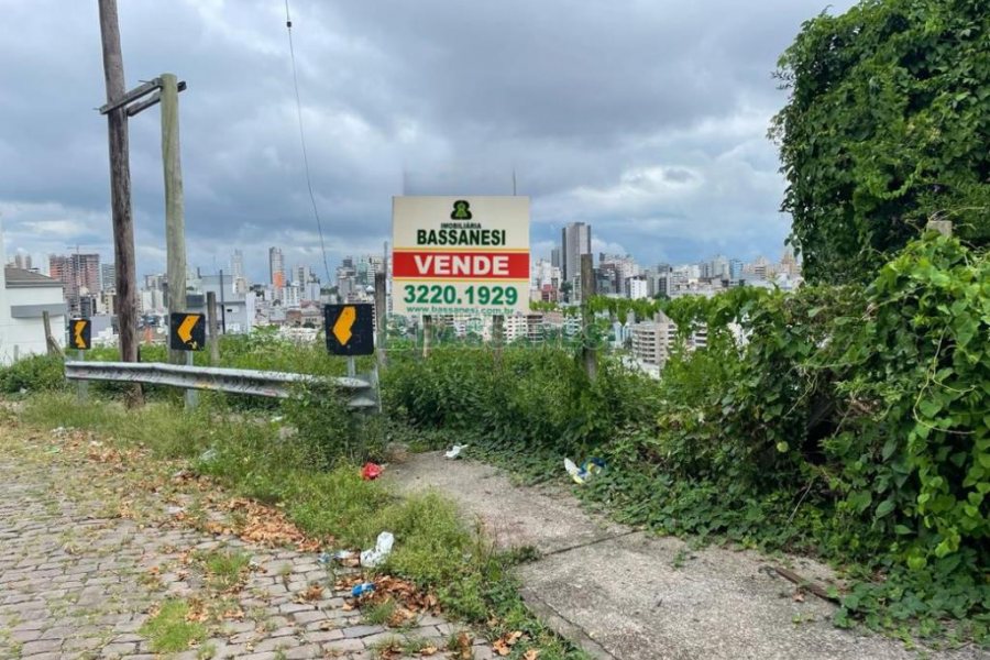 Terreno com 1050m², no bairro Jardim América em Caxias do Sul para Comprar