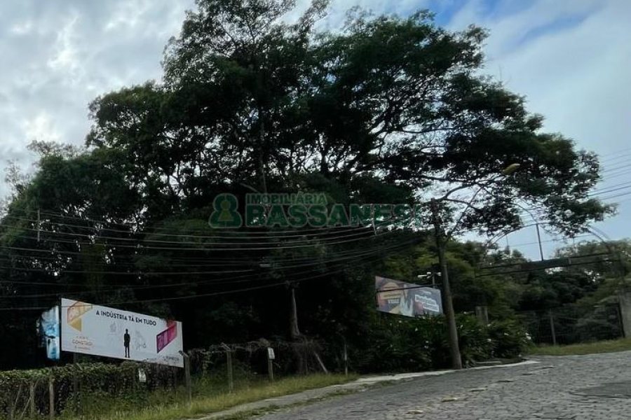 Terreno com 653m², no bairro Jardim América em Caxias do Sul para Comprar