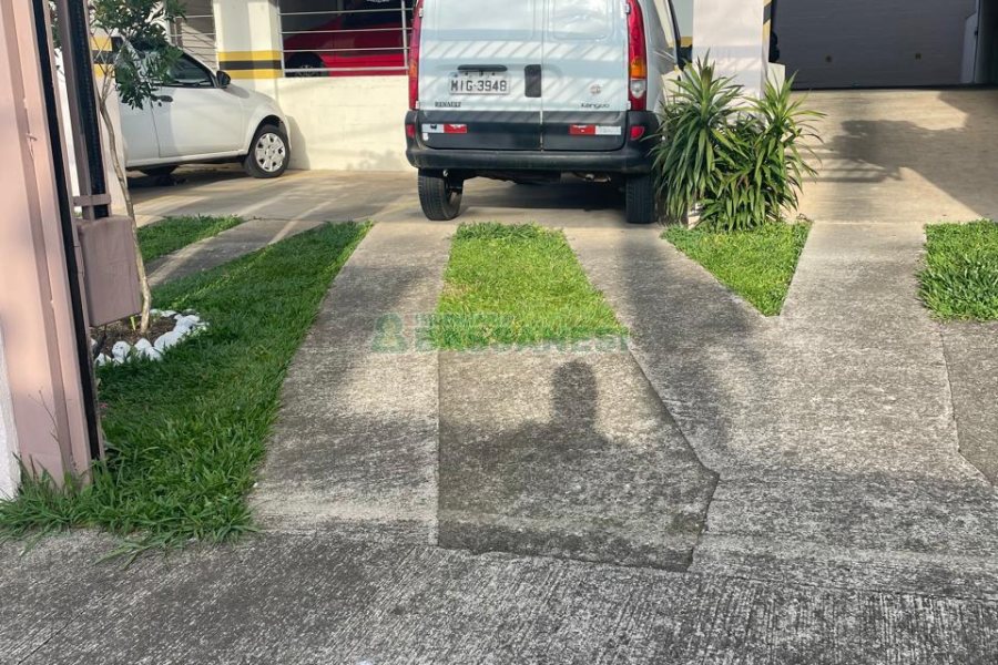 Apartamento com 56m², 2 dormitórios, 2 vagas, no bairro Colina do Sol em Caxias do Sul para Comprar