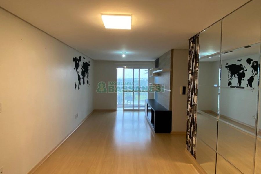 Apartamento com 77m², 2 dormitórios, 6 vagas, no bairro Colina Sorriso em Caxias do Sul para Comprar