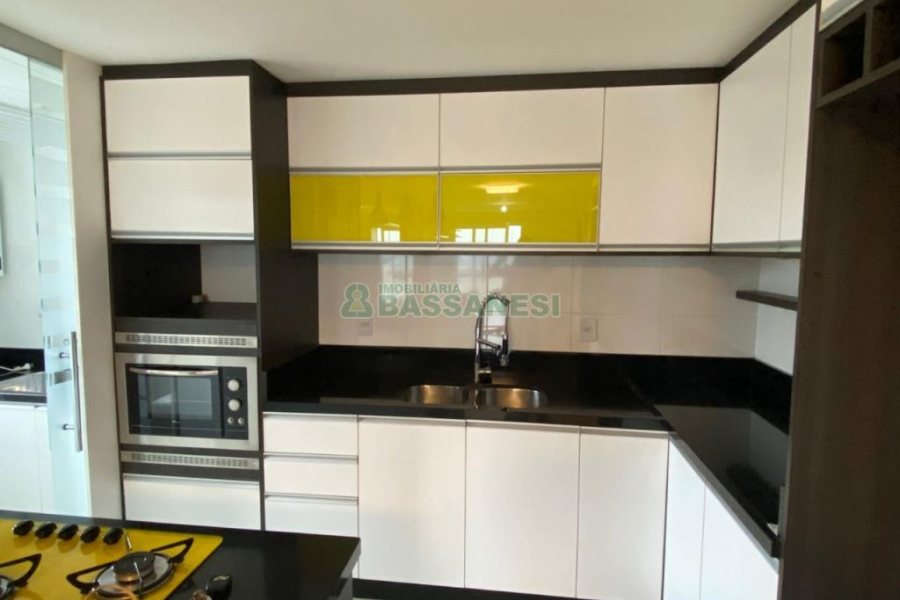 Apartamento com 77m², 2 dormitórios, 6 vagas, no bairro Colina Sorriso em Caxias do Sul para Comprar