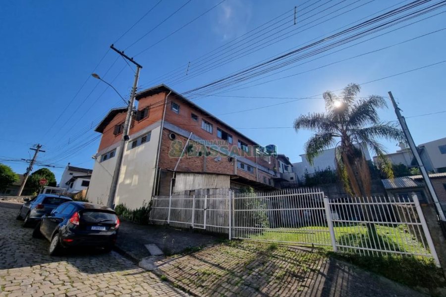 Predio com 493m², no bairro Santa Catarina em Caxias do Sul para Comprar